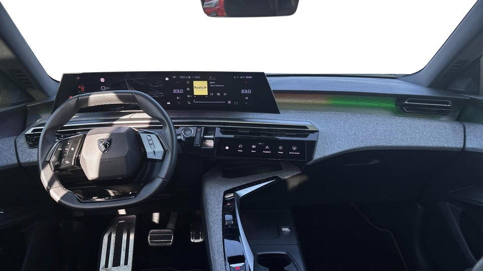 Peugeot e-3008 77 GT 5d