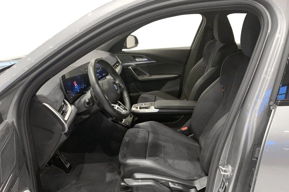 BMW iX2 eDrive20 M-Sport 5d