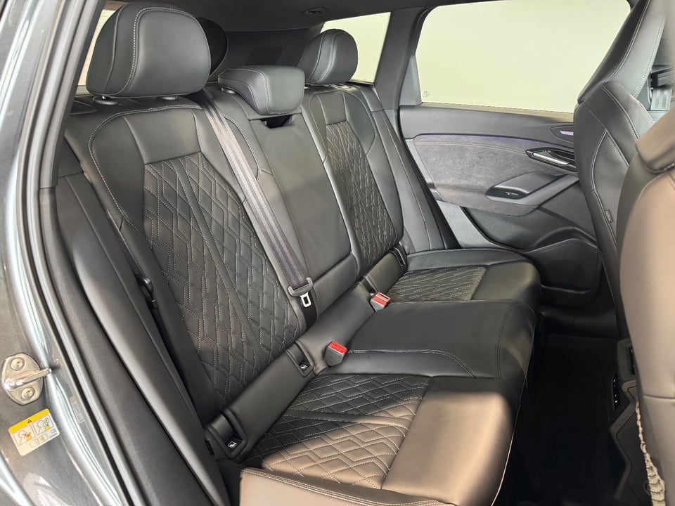 Audi SQ6 e-tron quattro 5d