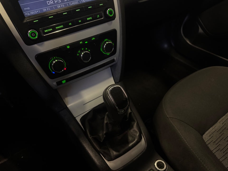 Skoda Octavia 2,0 TDi Ambiente Combi 5d