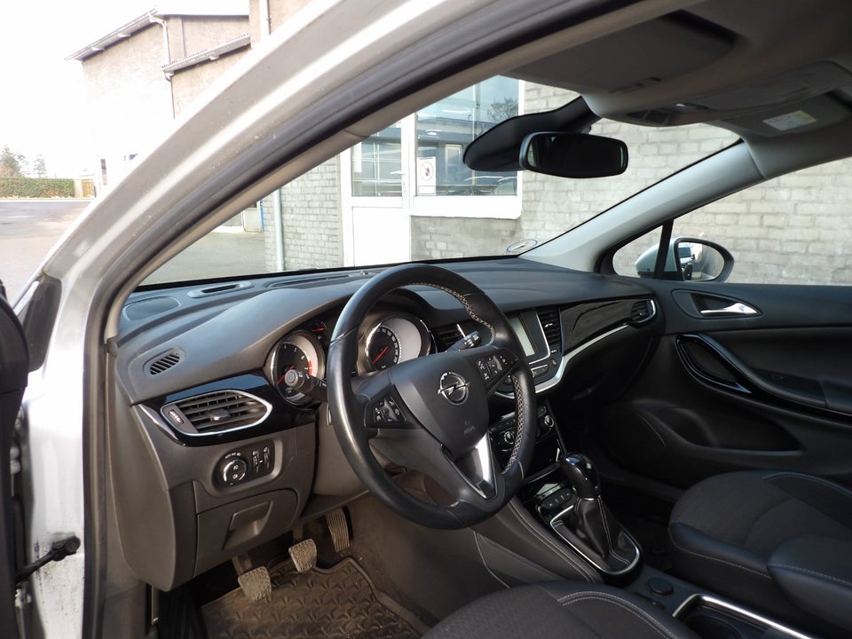 Opel Astra 1,6 T 200 Innovation Sports Tourer 5d