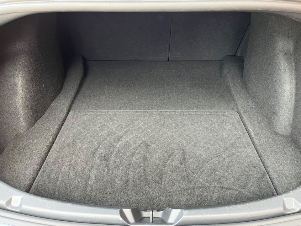Tesla Model 3 Long Range AWD 4d