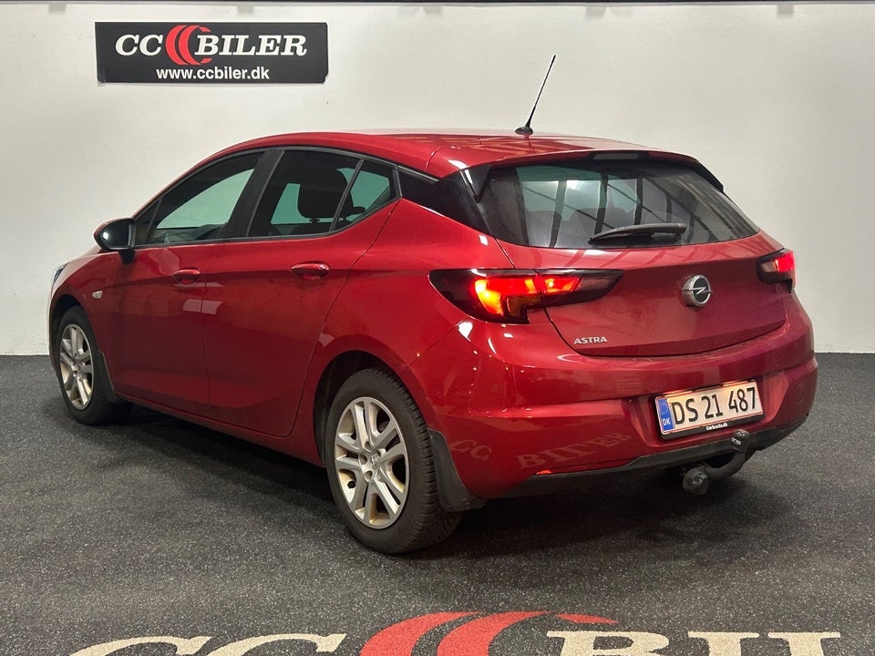 Opel Astra 1,5 D 105 Elegance 5d