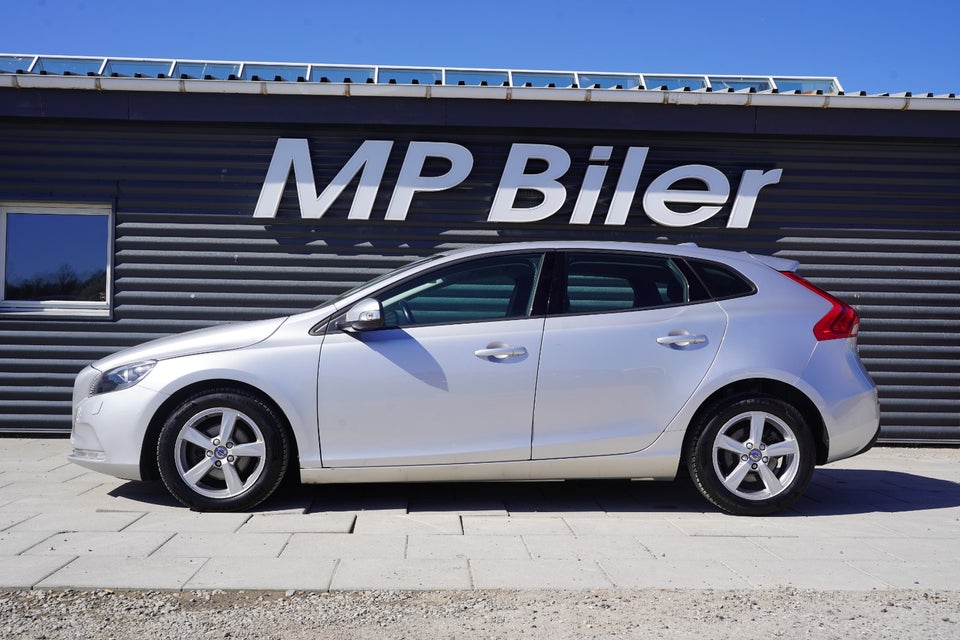 Volvo V40 1,6 D2 115 Kinetic Drive-E 5d