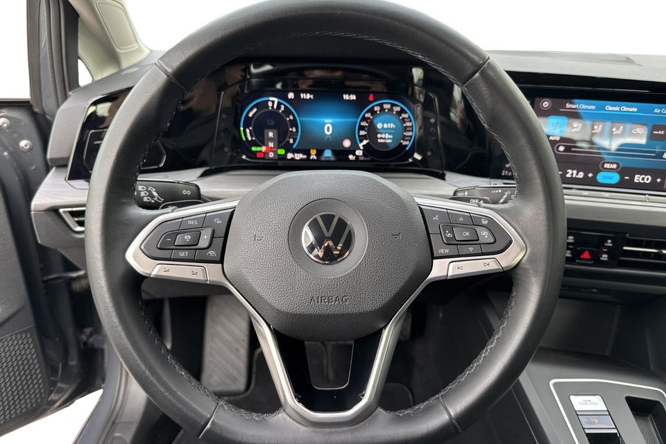 VW Golf VIII 1,4 eHybrid DSG 5d