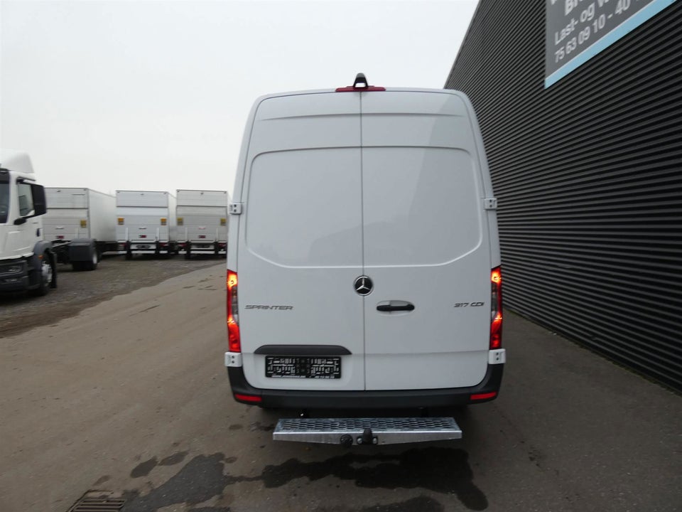 Mercedes Sprinter 317 2,0 CDi A2 Kassevogn aut. RWD