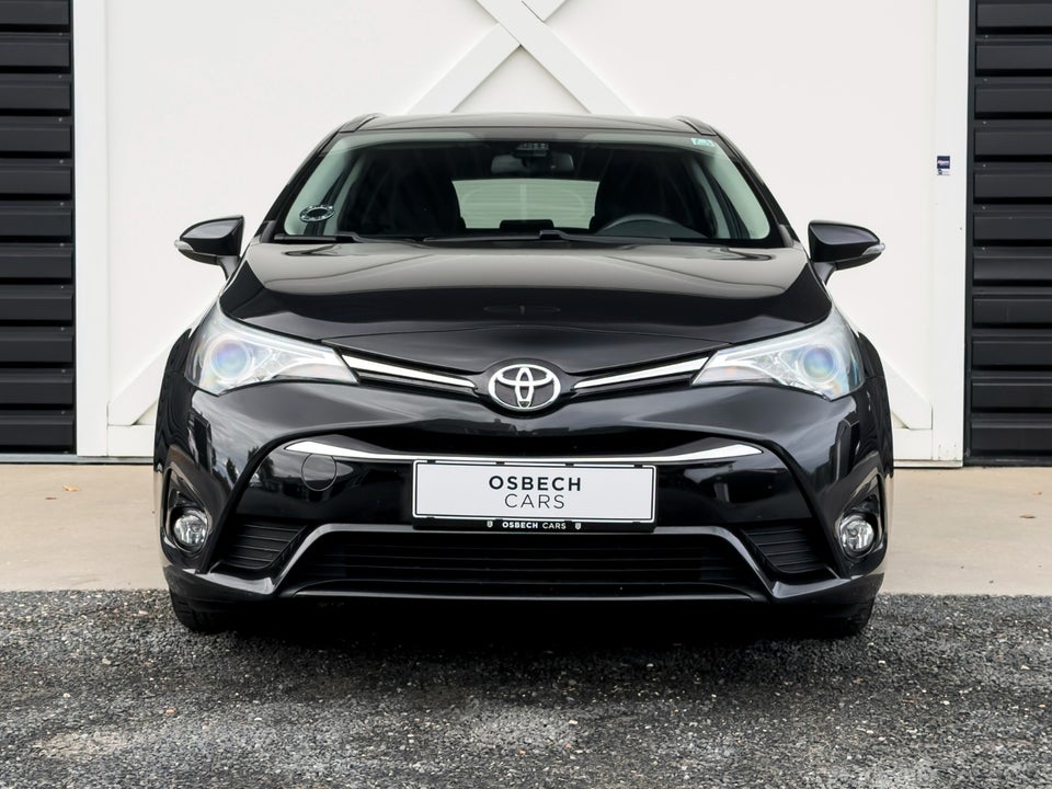 Toyota Avensis 1,8 VVT-i T2 Executive Touring Sports MDS 5d