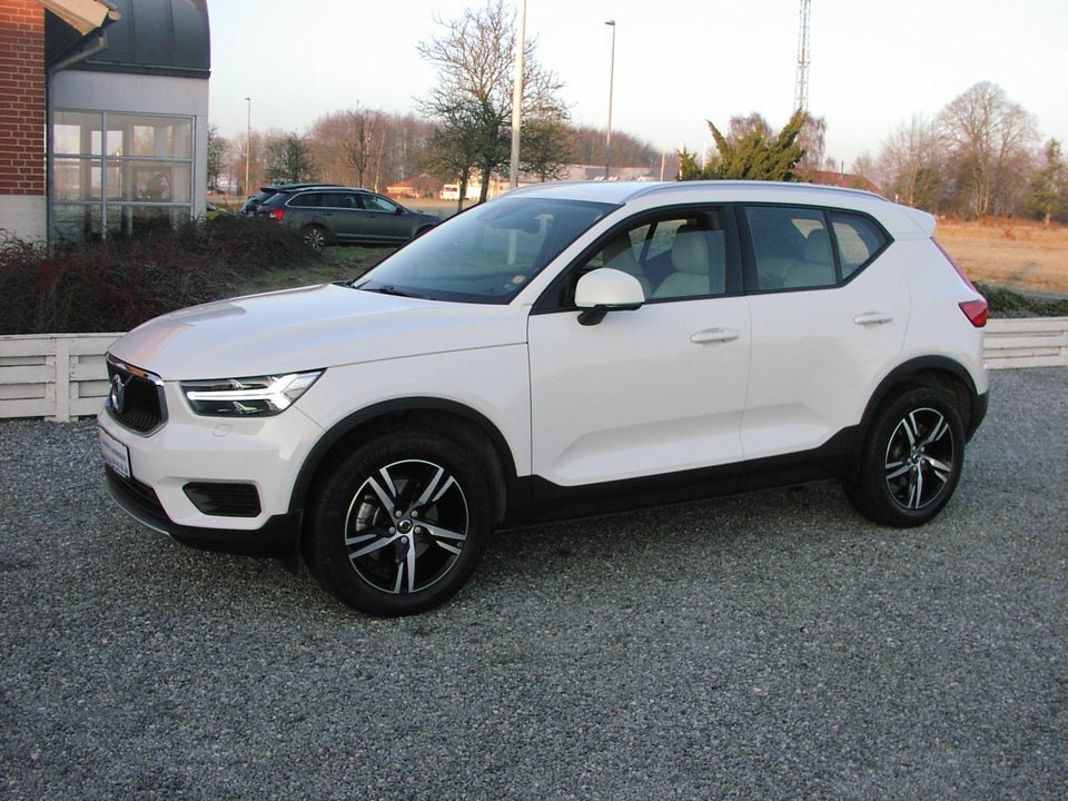 Volvo XC40 2,0 T4 190 Momentum aut. 5d