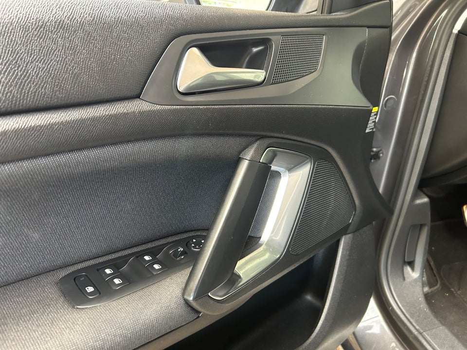Peugeot 308 1,5 BlueHDi 130 Selection Sky SW EAT6 5d