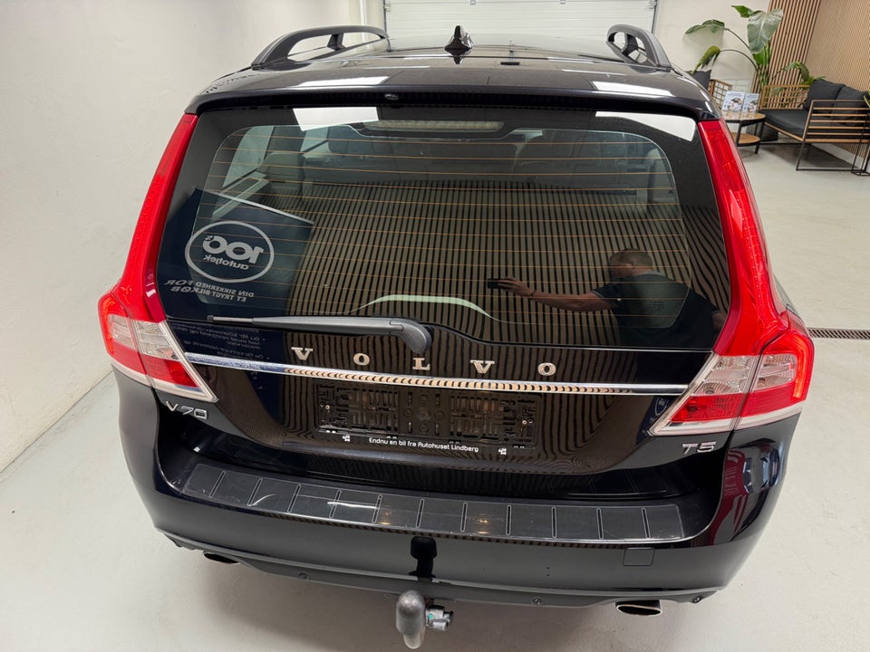 Volvo V70 2,0 T5 245 Momentum aut. 5d