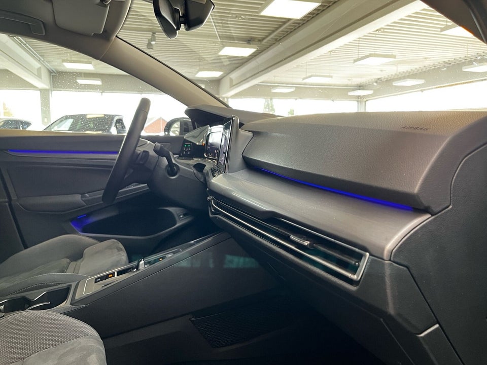 VW Golf VIII 1,4 eHybrid DSG 5d