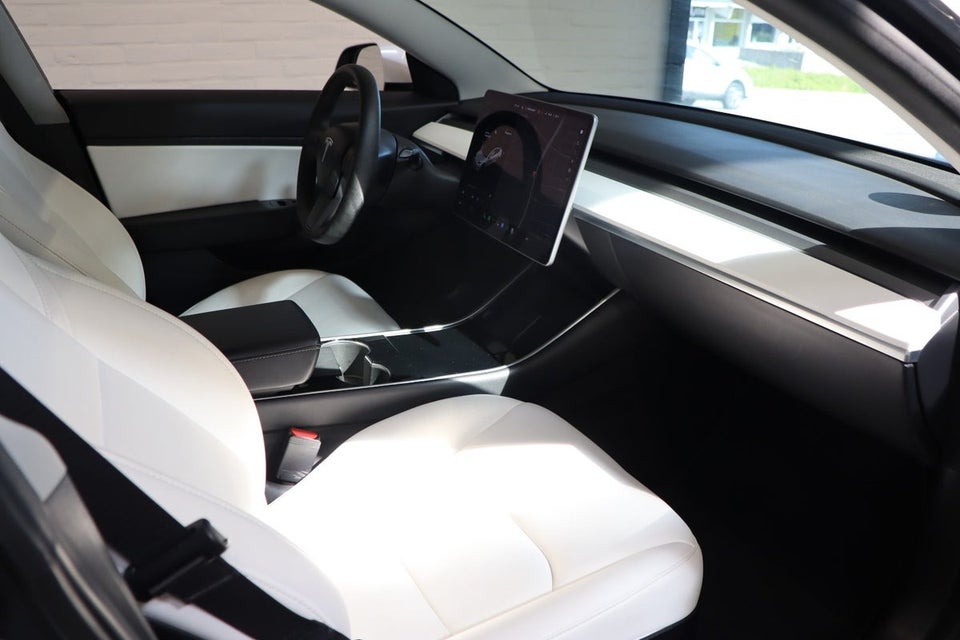 Tesla Model 3 Performance AWD 4d