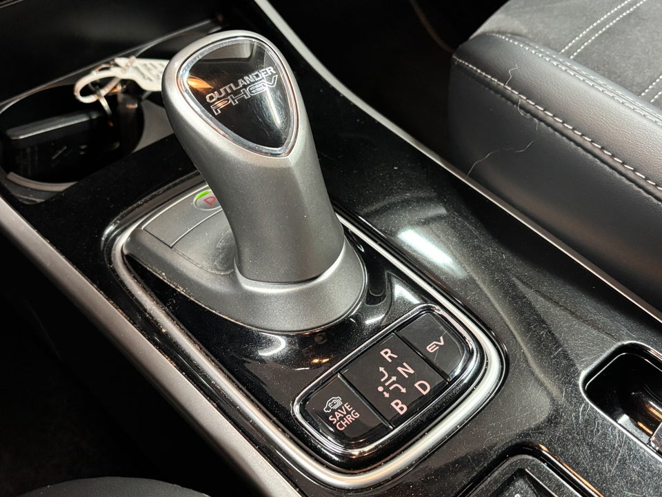 Mitsubishi Outlander 2,4 PHEV Inform+ CVT 4WD 5d