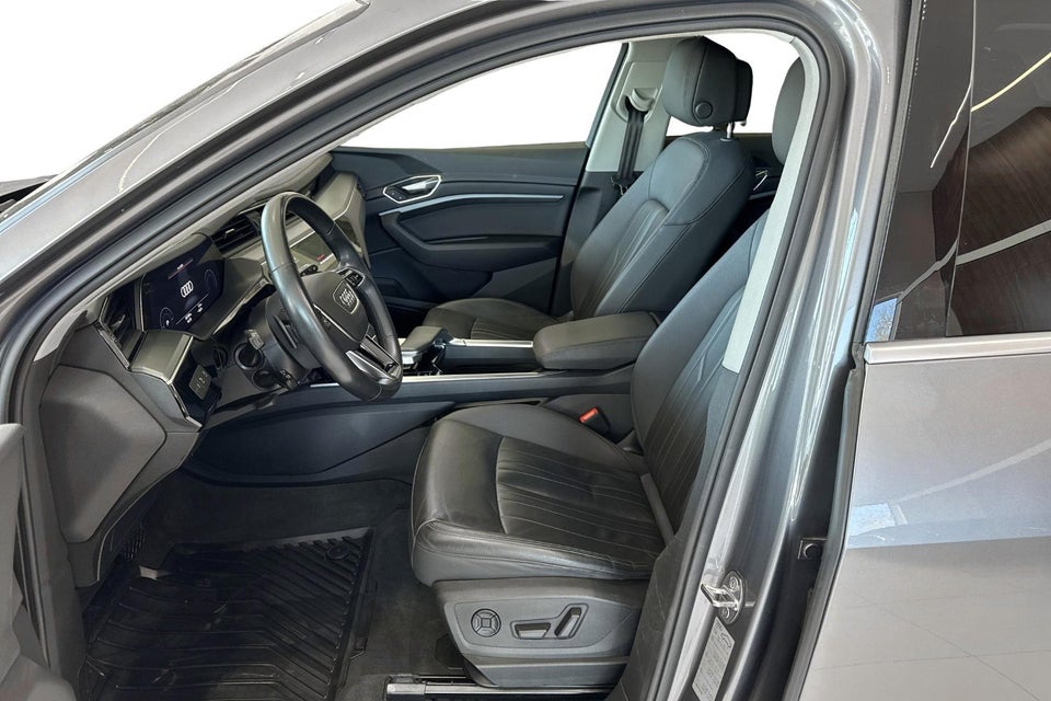 Audi e-tron 55 quattro 5d