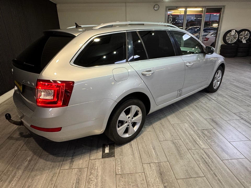 Skoda Octavia 2,0 TDi 150 Style Combi Van 5d