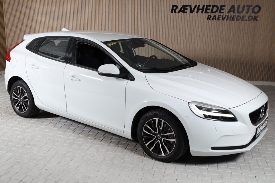 Volvo V40 2,0 D3 150 Momentum aut. 5d