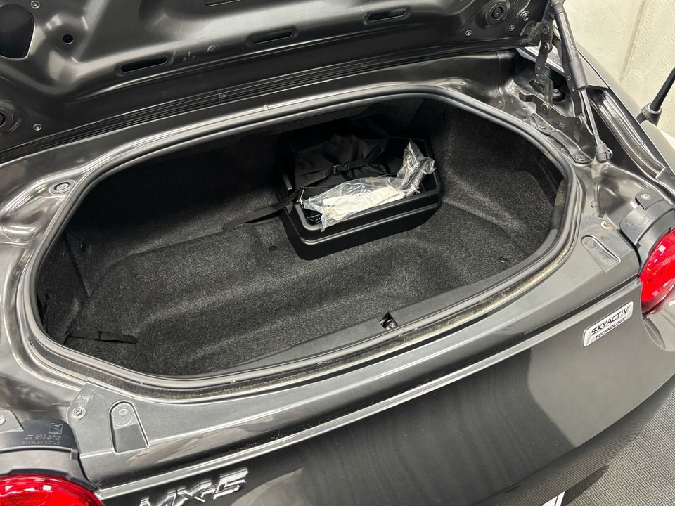 Mazda MX-5 1,5 SkyActiv-G 131 RF Edition 2d