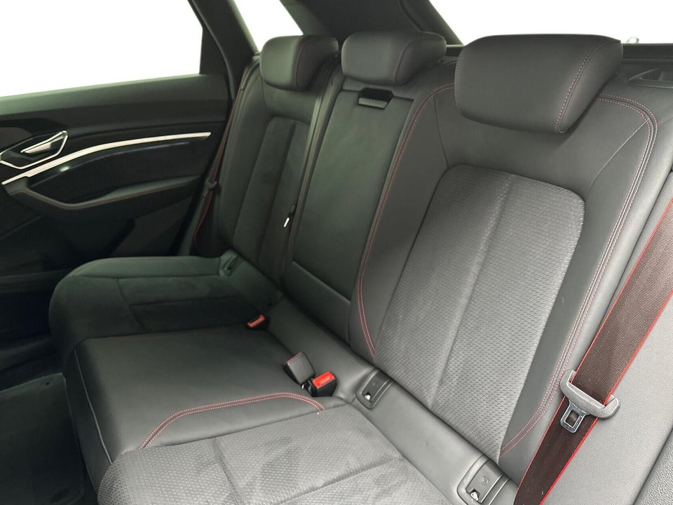 Audi Q8 e-tron 55 S-line quattro 5d