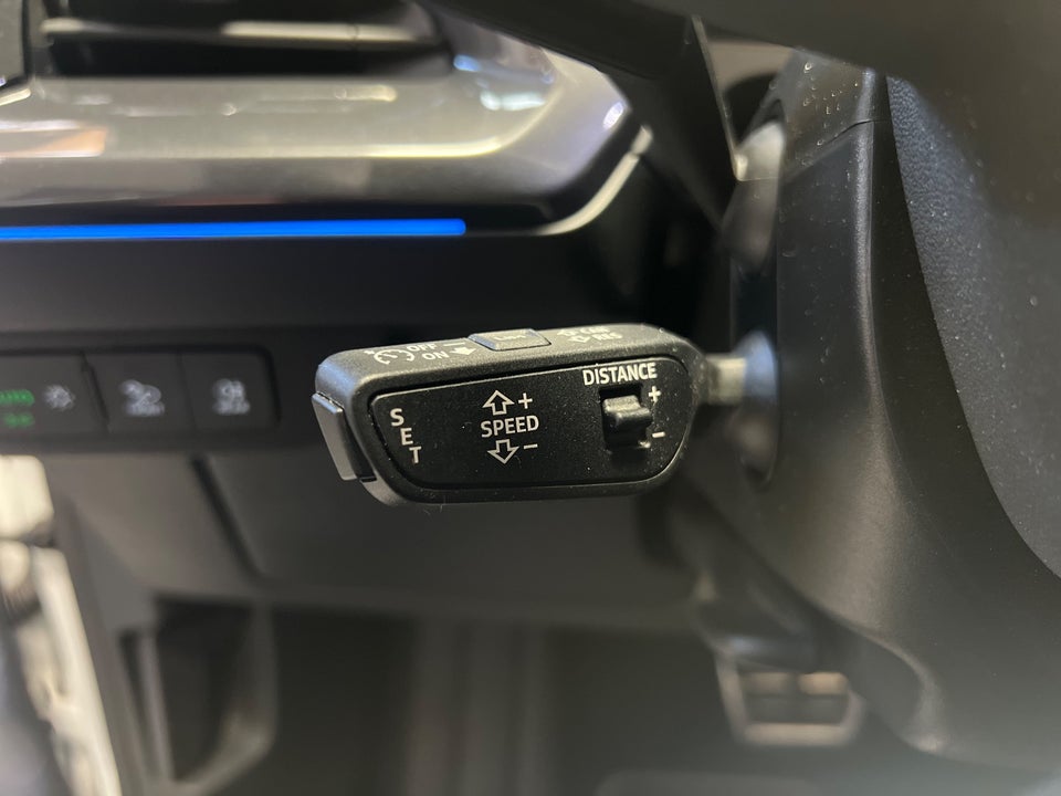 Audi Q4 e-tron 40 S-line 5d