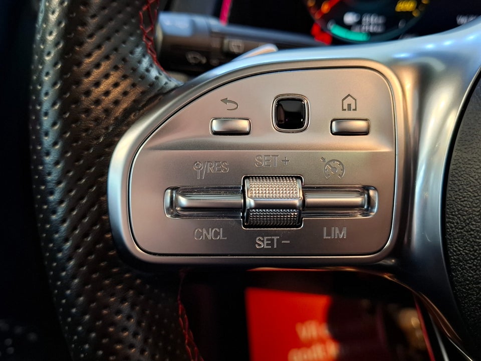 Mercedes EQB300 4Matic 5d