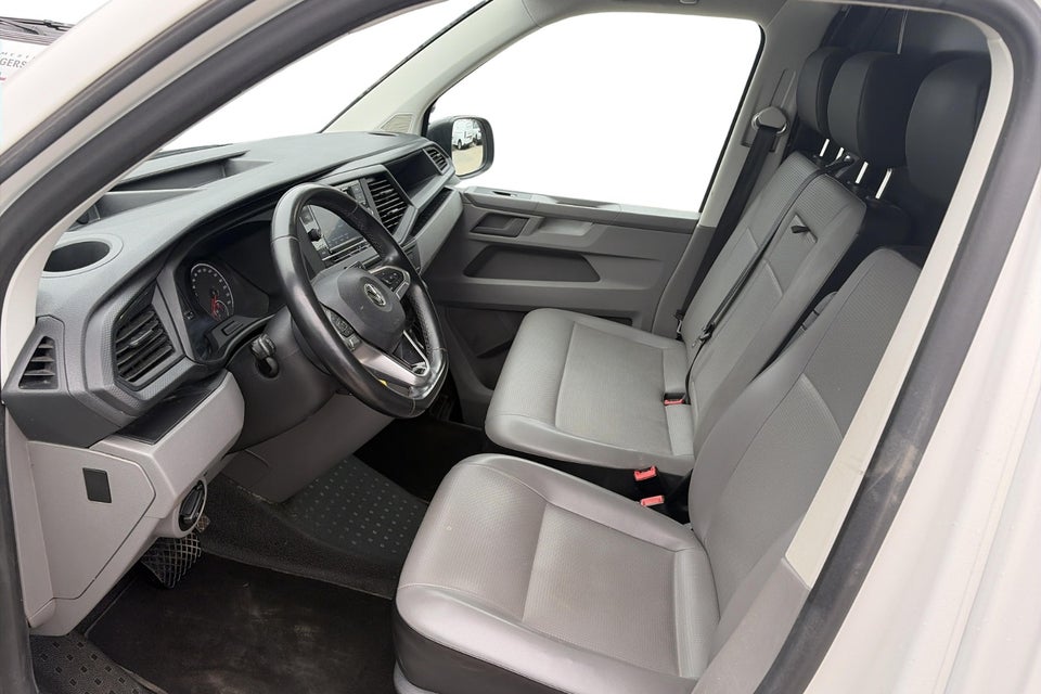 VW Transporter 2,0 TDi 150 Kassevogn DSG lang