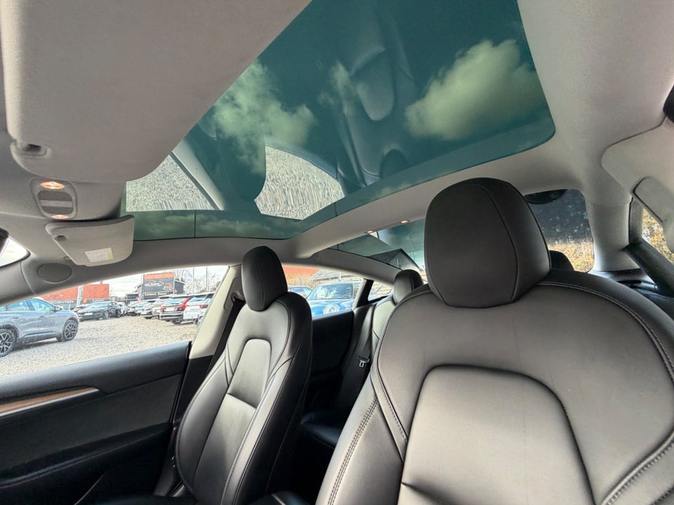 Tesla Model 3 Long Range RWD 4d