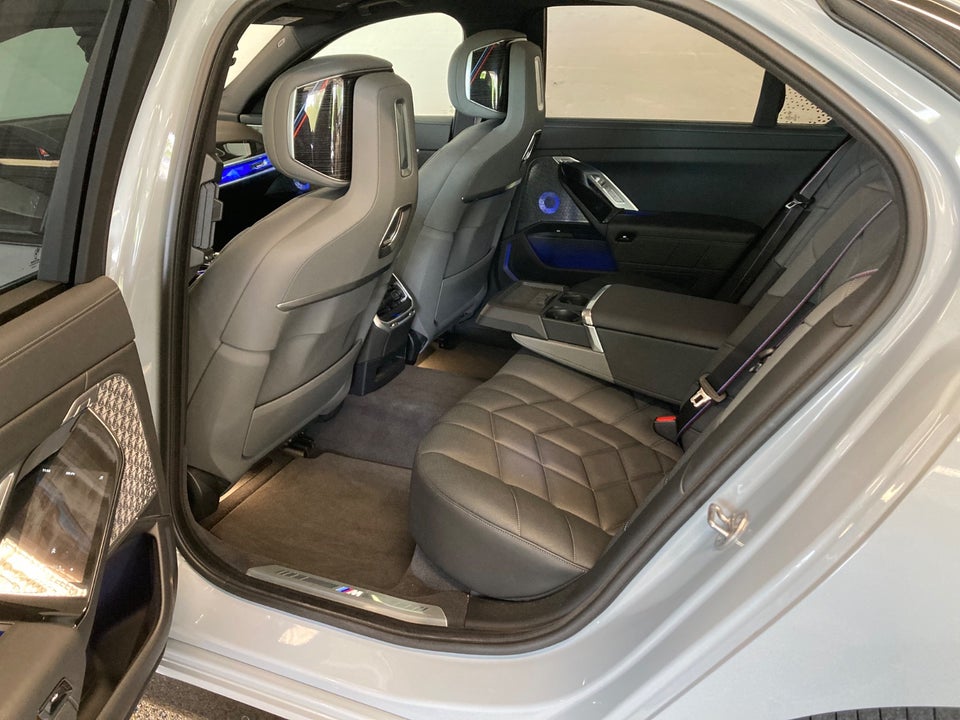BMW i7 xDrive60 M-Sport 4d
