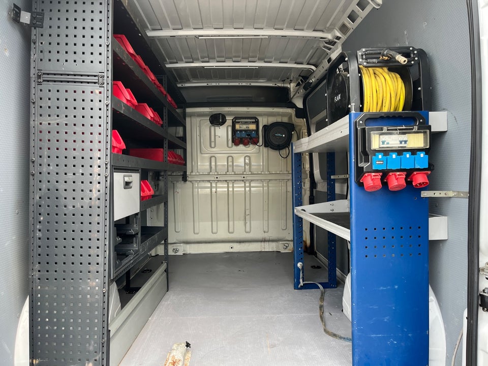 Peugeot Boxer 435 2,2 BlueHDi 165 L2H2 Ultimate