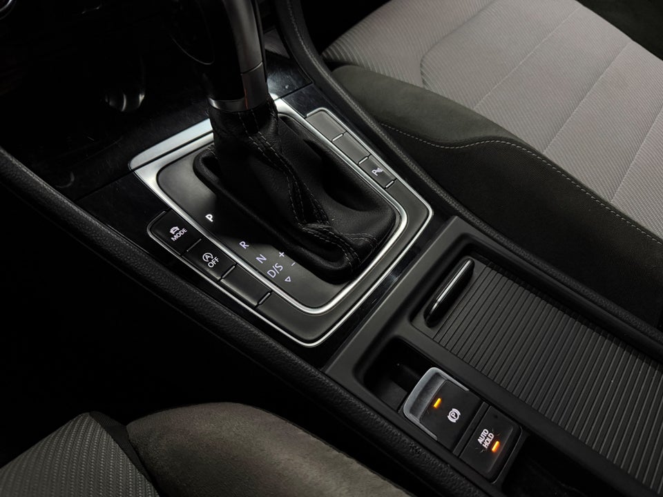 VW Golf VII 1,4 TSi 140 R-line DSG BMT 5d