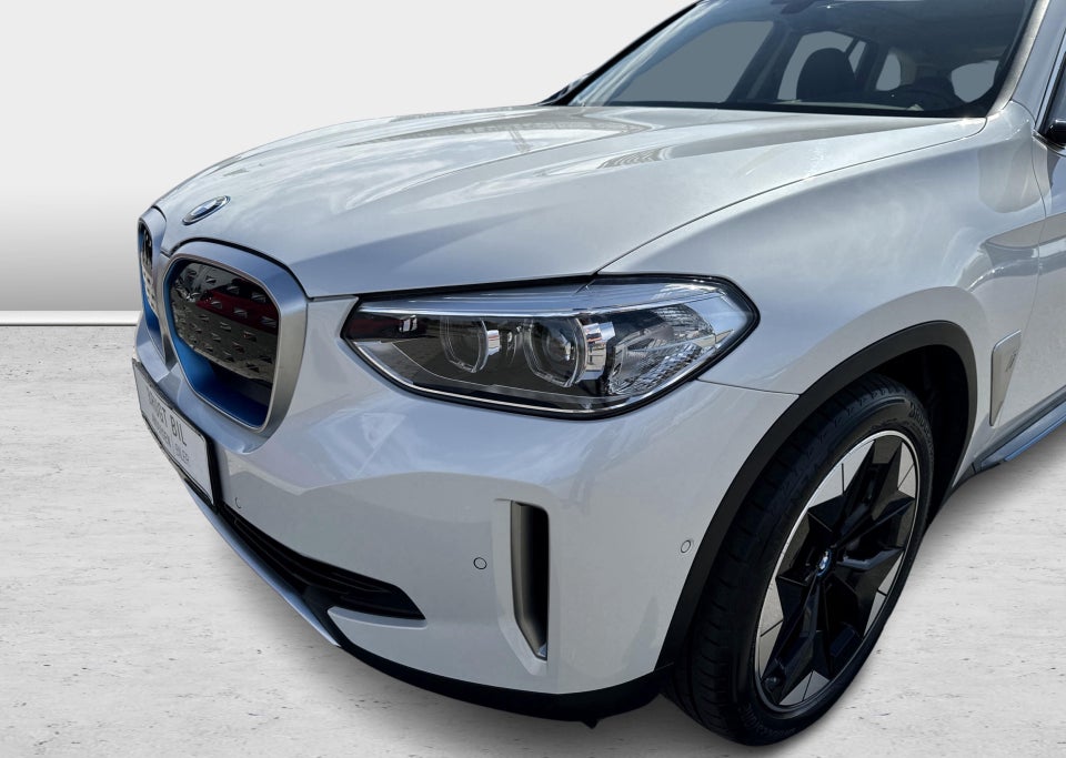 BMW iX3 Charged 5d