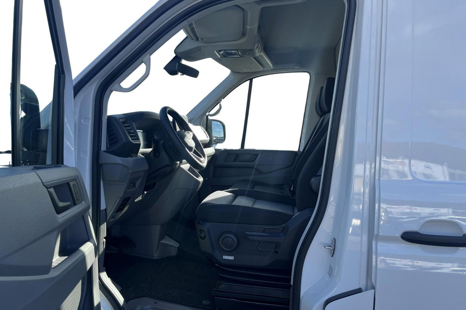 VW Crafter 35 2,0 TDi 177 Comfort Kassevogn L4H3 aut.