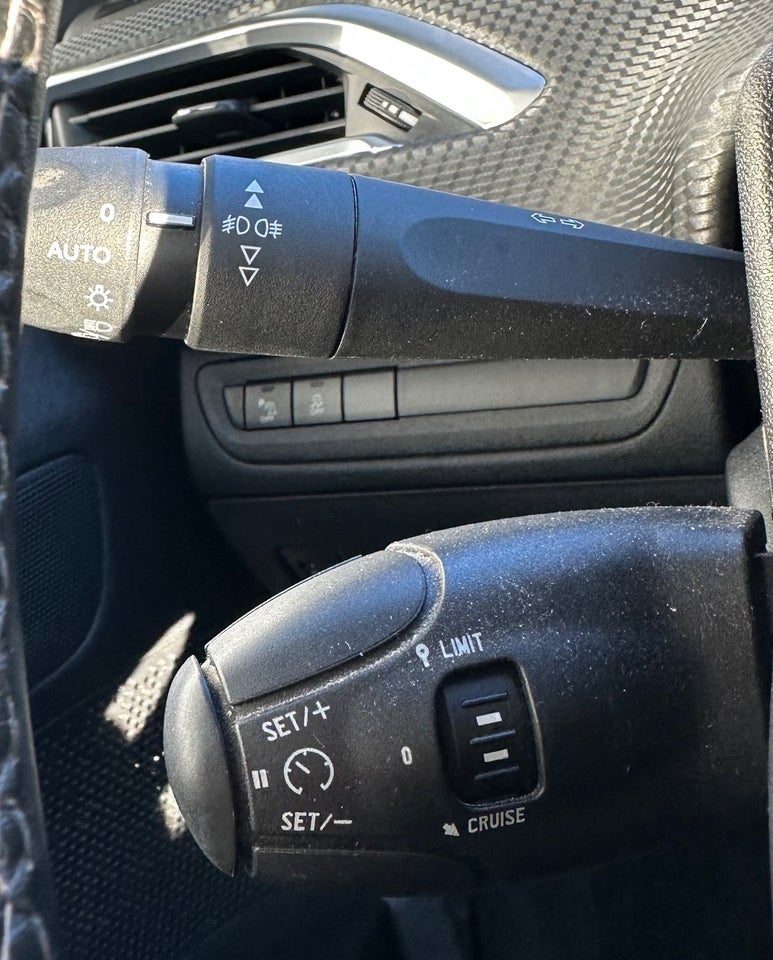 Peugeot 2008 1,2 VTi 82 Active+ 5d