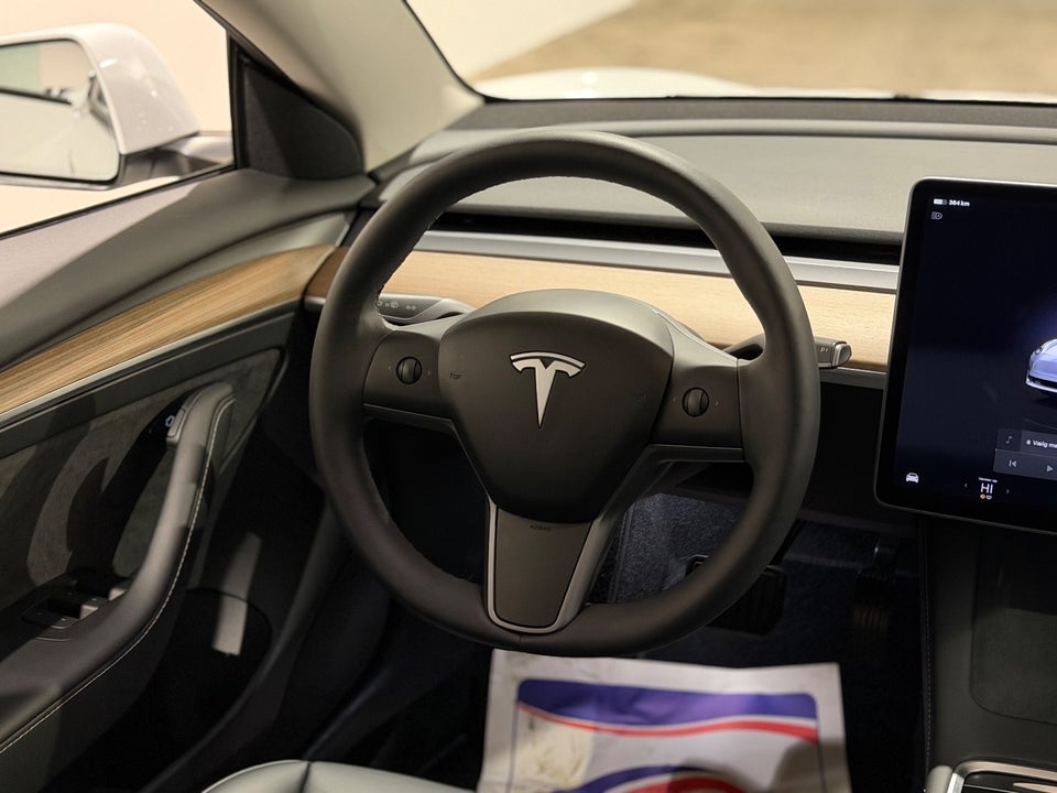 Tesla Model 3 Long Range AWD 4d