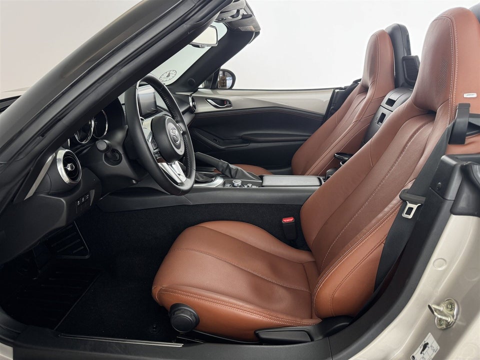 Mazda MX-5 2,0 SkyActiv-G 184 Roadster Kazari 2d