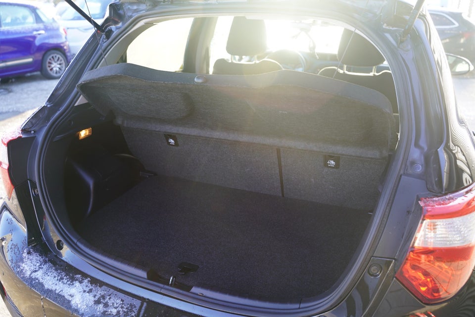 Toyota Yaris 1,5 Hybrid H3 Limited e-CVT 5d