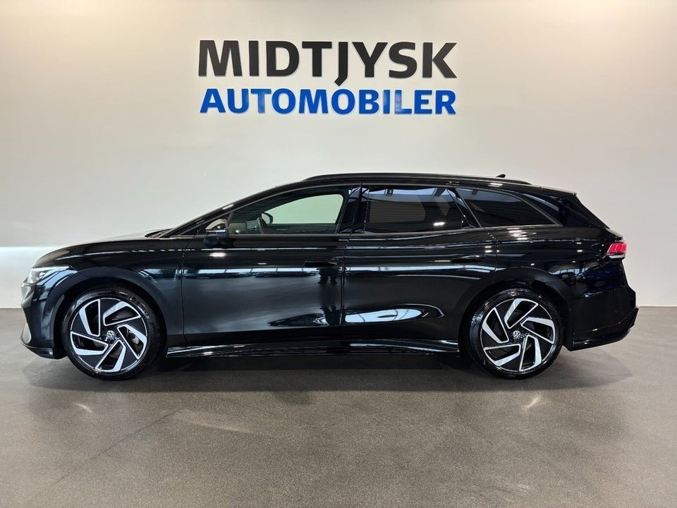 VW ID.7 77 Black Style Tourer 5d