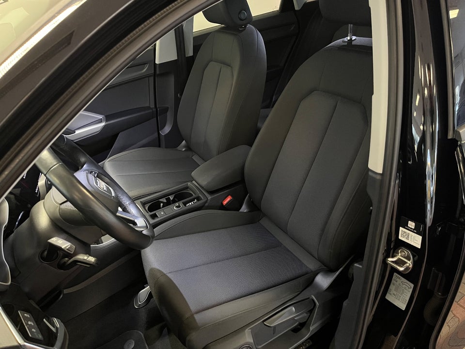 Audi Q3 45 TFSi e Attitude plus S-tr. 5d