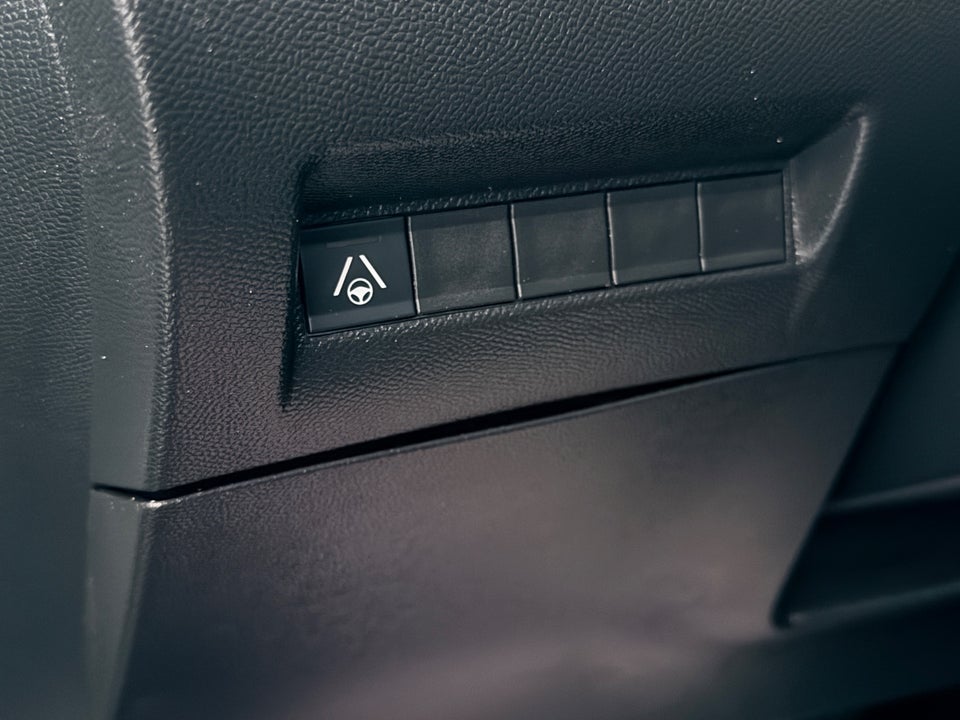 Peugeot e-2008 54 GT 5d