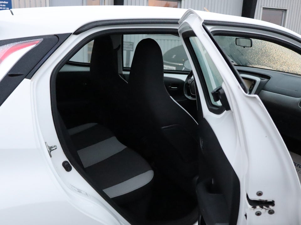 Toyota Aygo 1,0 VVT-i x-clusiv 5d