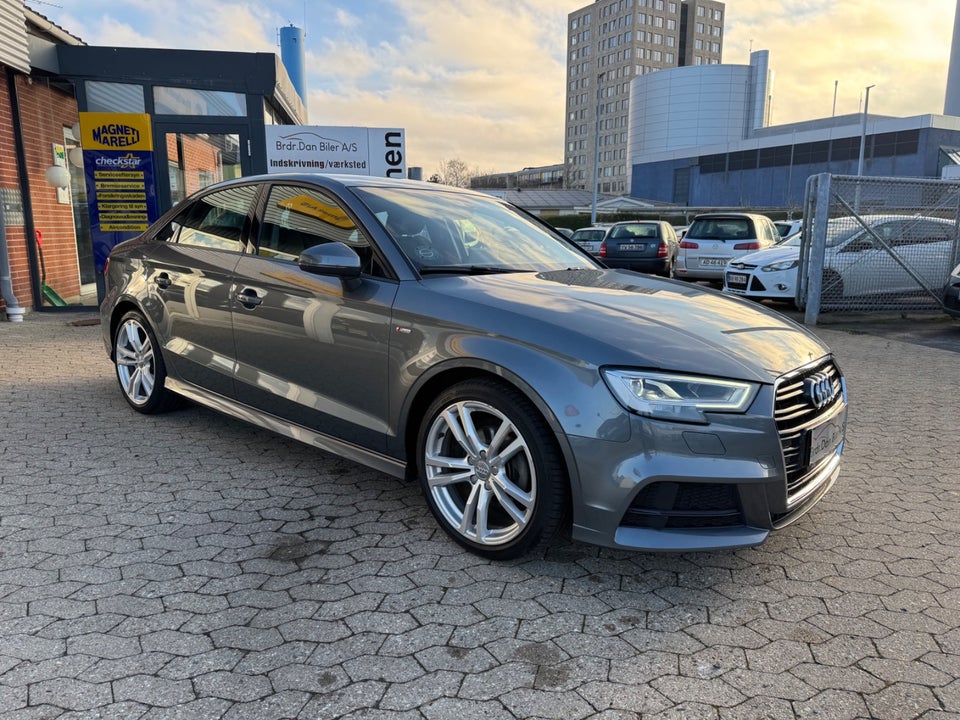 Audi A3 35 TFSi Sport Limited S-tr. 4d