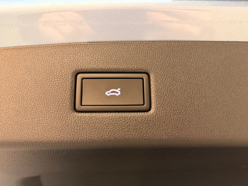 Ford Explorer 82 Premium Extended Range 5d