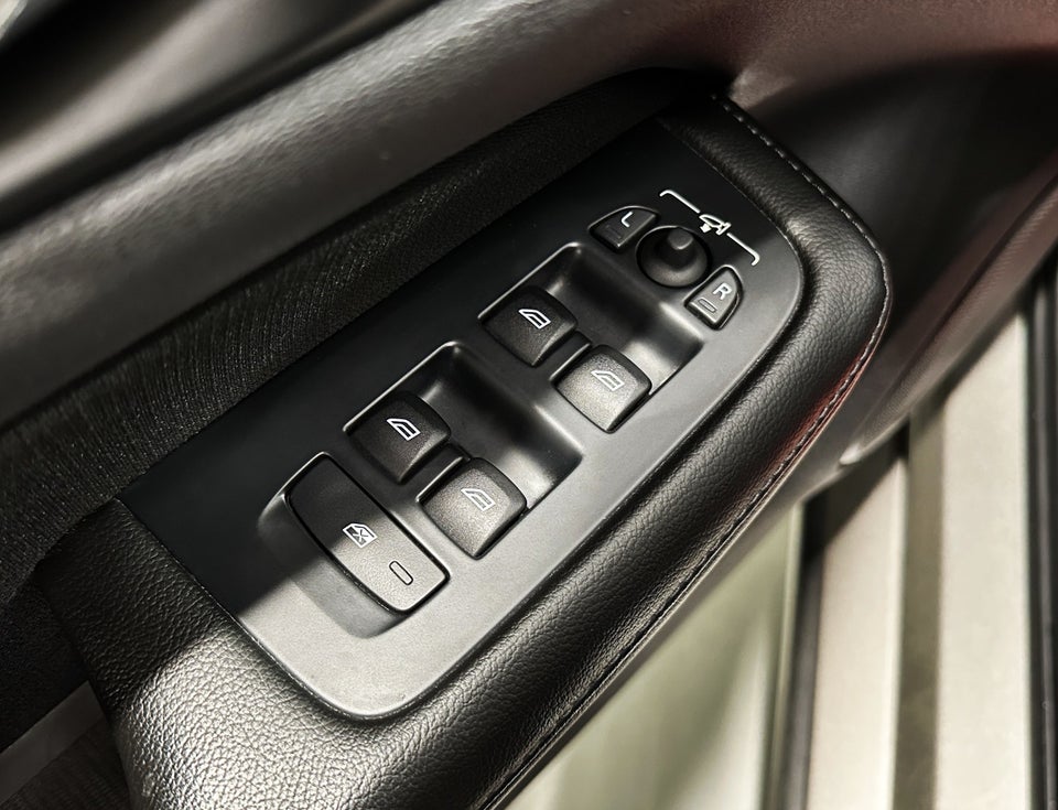 Volvo V60 2,0 D4 190 Momentum aut. 5d