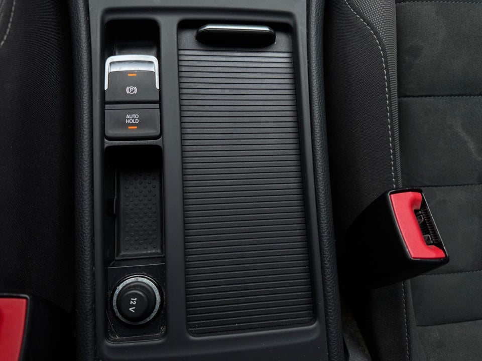 VW Golf VII 1,6 TDi 115 Comfortline Variant DSG 5d