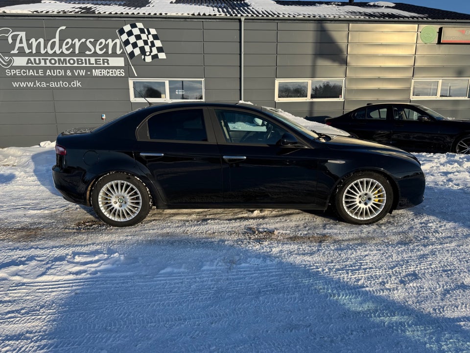 Alfa Romeo 159 2,2 JTS 4d