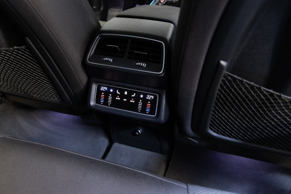 Audi e-tron 55 quattro 5d