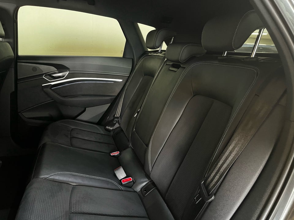 Audi Q8 e-tron 55 S-line quattro 5d