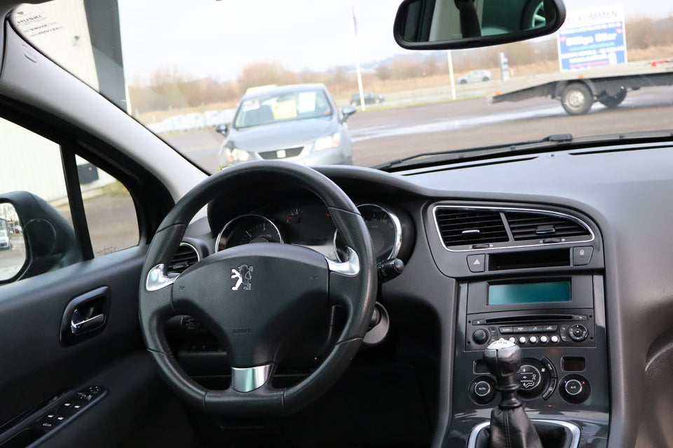 Peugeot 5008 1,6 HDi 114 Style 7prs 5d