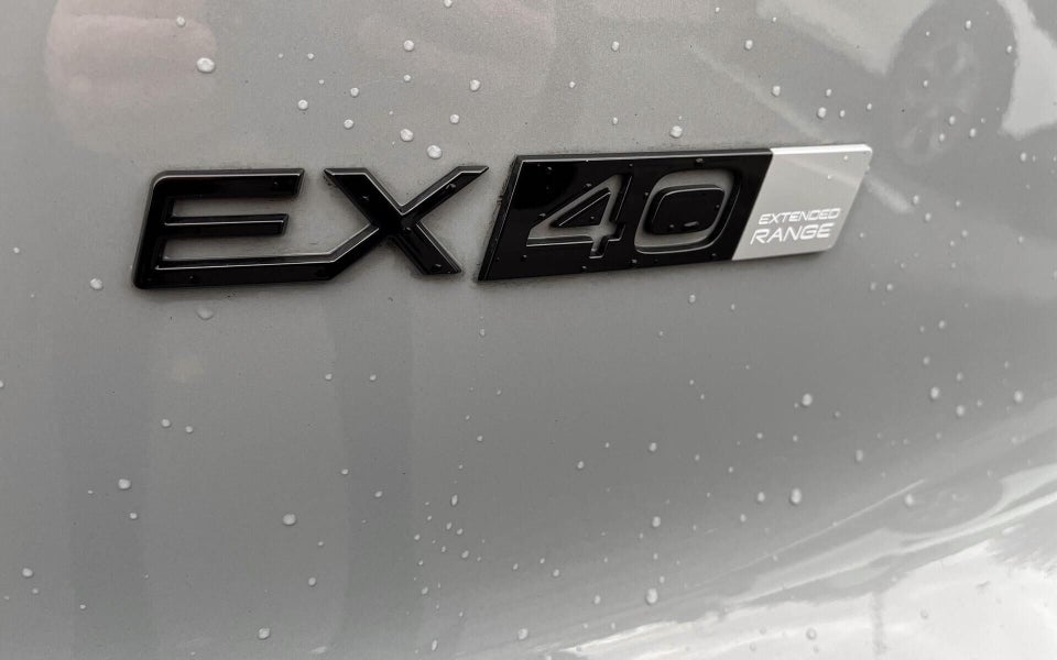 Volvo EX40 Extended Range Black Edition 5d