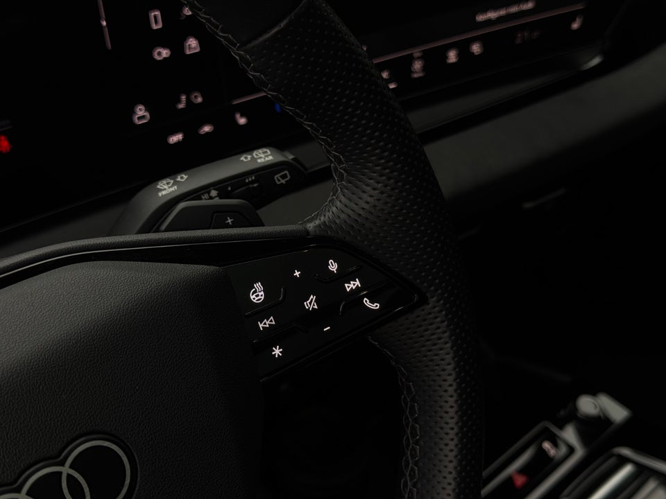 Audi Q6 e-tron S-line quattro 5d