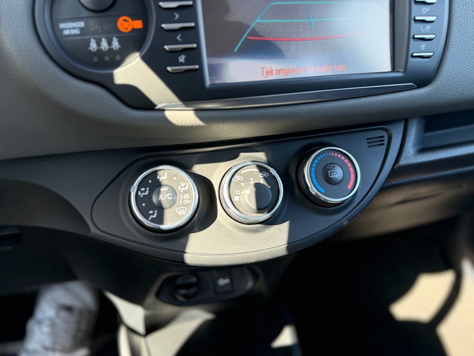 Toyota Yaris 1,0 VVT-i T2 5d